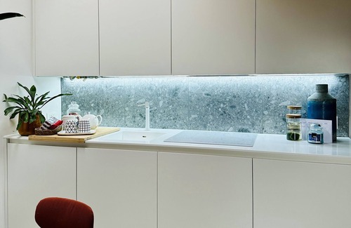 Affori Apartment | Bright apartment nestled in a green setting