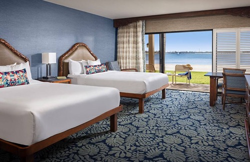 Crown Point Hotel | Bright Bay View Queens Suite | Great for Group Getaways | 2 units