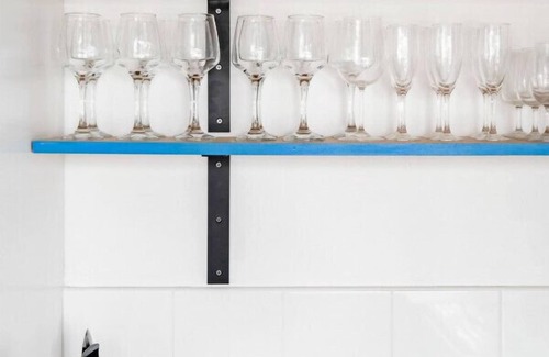 Torbay House | Bright Beachside Cottage