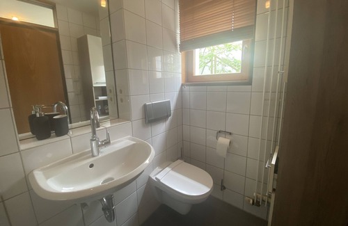 Wetzendorf Apartment | Bright business apartment with terrace and garden area