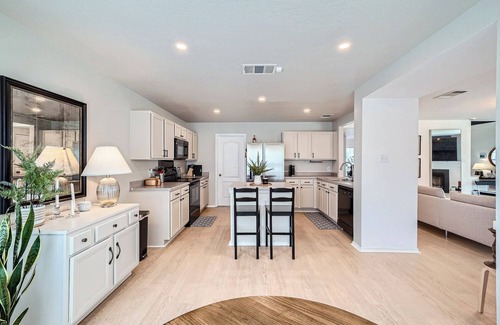 Leander House | Bright & Charming Entire House in Peaceful Neighborhood