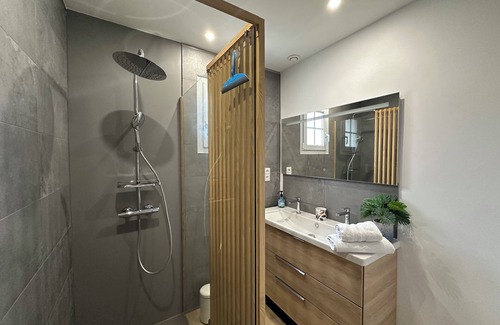 Aytre House | Bright, comfortable house