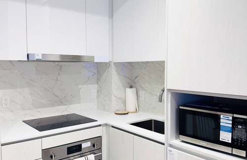 Vaughan Apartment | Bright & Cozy 1 Bedroom Retreat - 15 minutes to Toronto Pearson Int’ Airport