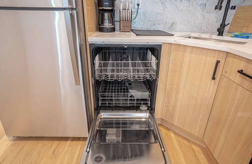 Ocean Hill Apartment | Bright & Cozy 3Bd Brooklyn Getaway