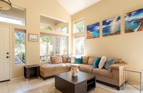 Sorrento Valley House | Bright Family Home in Sorrento Valley, Office, Yard