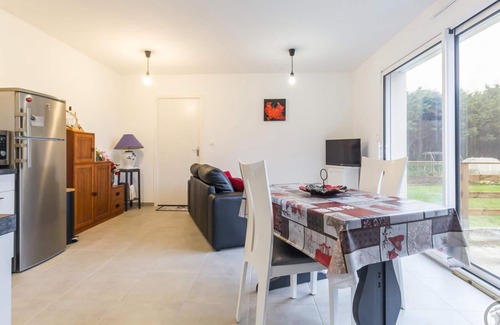 Portbail Coast Cottage | Bright house in Saint-Jean-de-la-Rivière, terrace, pets allowed