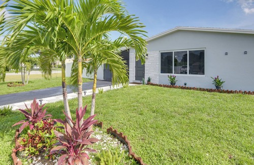 West Hollywood House | Bright Hollywood Vacation Rental, Close to Beaches!
