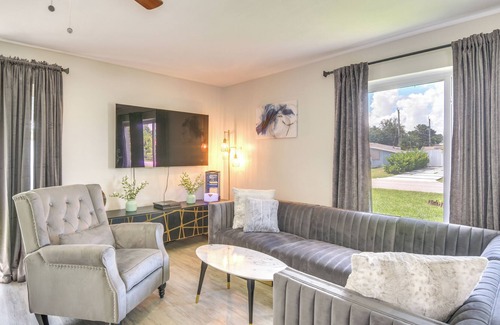 West Hollywood House | Bright Hollywood Vacation Rental, Close to Beaches!