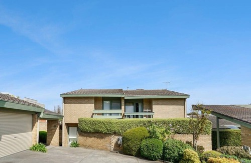 Balwyn House | Bright & Lovely @ Balwyn Townhouse w/parking, BBQ