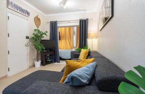 Gale Apartment | Bright Lovely Flat w/Balcony