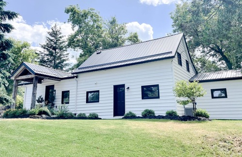 Quinte West House | Bright, Modern, Accessible Home