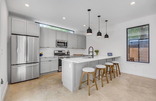 Govalle House | Bright Modern, Boggy Creek - Eastside Urban Dream