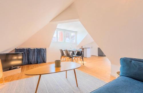 Vauban - Wazemmes Apartment | Bright one bedroom next to Wazemmes market