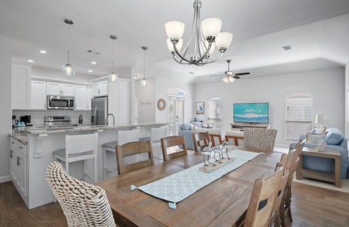 Clipper Cove House | Bright open floor plan, 4 minute walk to Beach, Community pool!