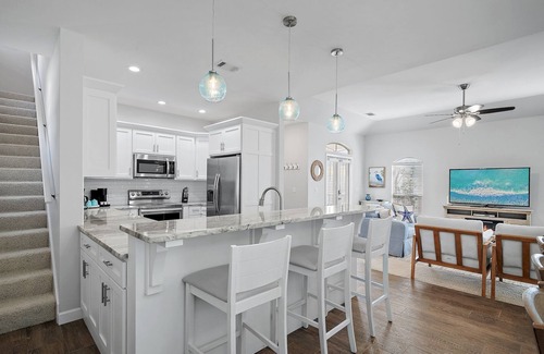 Clipper Cove House | Bright open floor plan, 4 minute walk to Beach, Community pool!