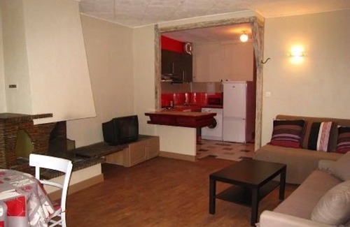 Hotel de Ville Apartment | Bright, quiet gîte, 7-minute walk from RER A station, close to Paris 2, 4 or 5.