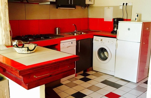 Hotel de Ville Apartment | Bright, quiet gîte, 7-minute walk from RER A station, close to Paris 2, 4 or 5.