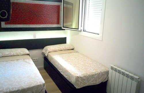 Vallpineda Apartment | Bright renovated apartment with views of the vineyards and sea plus pool