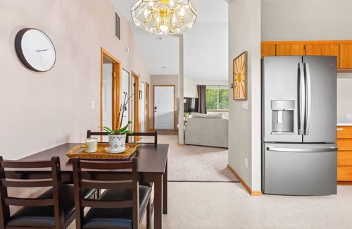 Pullman House | Bright, Single-level 2BR/2BA Townhome with Open Living Spaces and Relaxing Patio
