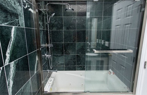 Inner Richmond House | Bright Spacious 2bd/2bath Apt in the Heart of SF!