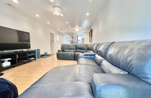 Inner Richmond Apartment | Bright Spacious 3bd/3bath Apt in the Heart of SF!