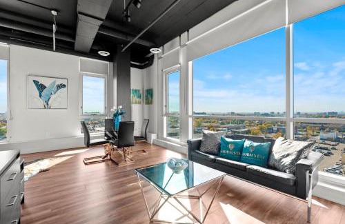 York University Heights Hotel | Bright Suites Finch West steps to Metro