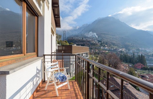 Mandello del Lario Villa | Bright villa with lake view, can accommodate up to 6 people.The property is located in a residential area of Mandello del Lario, a town on the shores of the Lecco branch of Lake Como.The area is ideal for both relaxing stays and trekking lovers. Nearby t