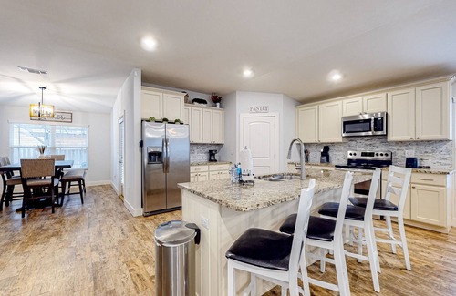 Navarre House | Brightly updated home near the sound with large patio, chef's kitchen, & W/D