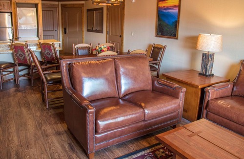 Gatlinburg Resort | Bring the whole family and Spend Christmas in the Smoky Mountains.