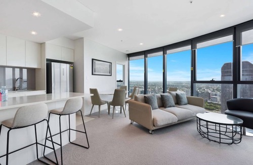 Brisbane Central Business District Apartment | Brisbane Skytower by CLLIX