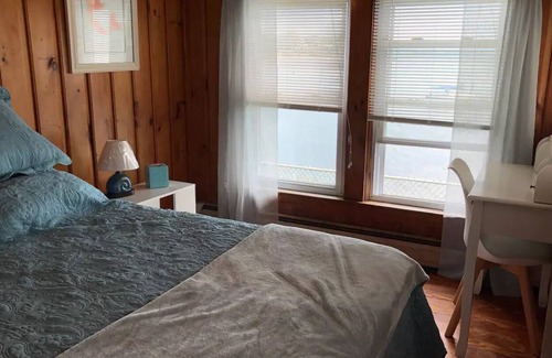 Bristol House | Bristol, RI recently renovated waterfront cottage