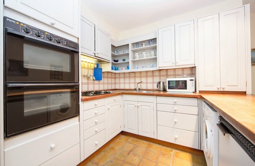 Parsons Green and Walham Apartment | BRITANNIA ROAD I, FULHAM- Traditional 1 bed, 1 bath property with private garden