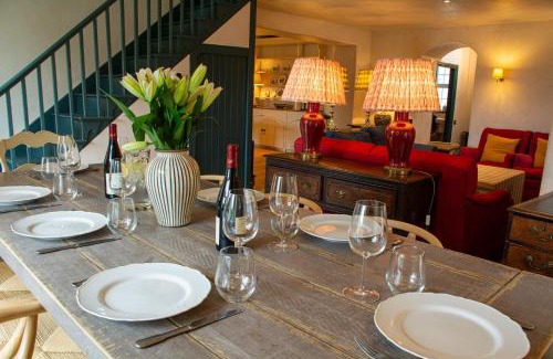 Pentrefelin House | Bron y Gadair