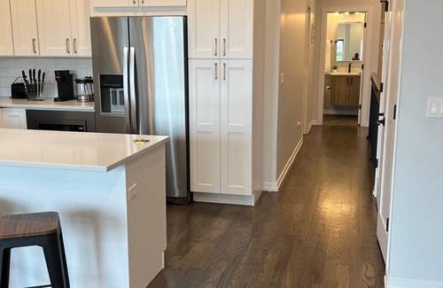 Grand Boulevard Condo | Bronzeville Haven: 2BR/2BA Oasis, 10 Mins to Downtown
