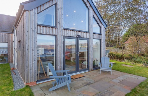 Broadford House | Brooklyn - Four Bedroom House, Sleeps 7