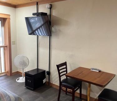 Upper Jay Hotel | Brookside Motor Inn
