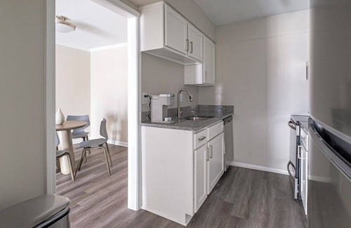 Homewood Apartment | Brookwood 1BD 5 - One Bedroom Apartment, Sleeps 2