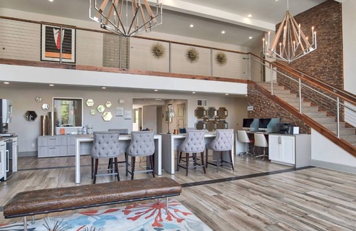 Homewood Apartment | Brookwood 2BD 2 - Two Bedroom Apartment, Sleeps 4