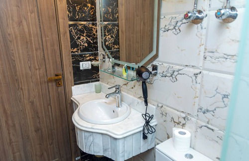 Kafrat al Jabal Hotel | Brother Sphinx Inn