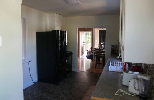 Castlegar House | Brown Bear - Spacious 3 bedroom home w/ great deck