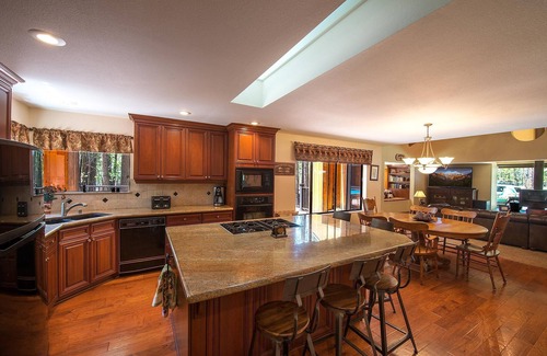 North Wawona House | Bruin's Den