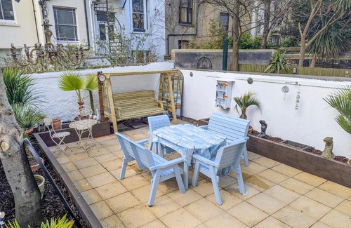 Hove Apartment | Brunswick Garden Studio - Patio - by Brighton Holiday Lets