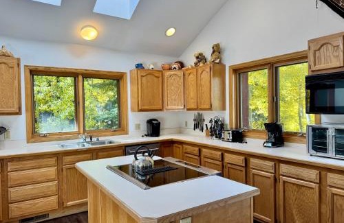 Keystone House | Bryant Home 1826 by SummitCove Lodging