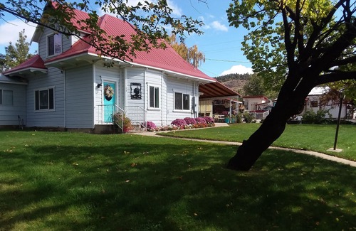 Glendale House | Bryce/Zion Cottage, 3 Bedroom, King Beds, Fiber INTERNET 1 GIG, Free Parking