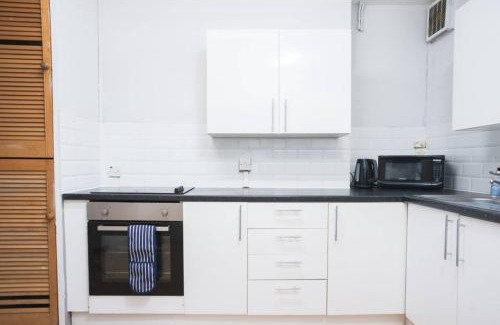 Newport Apartment | Brynglas Newport flat sleeps 8 - Mycityhaven