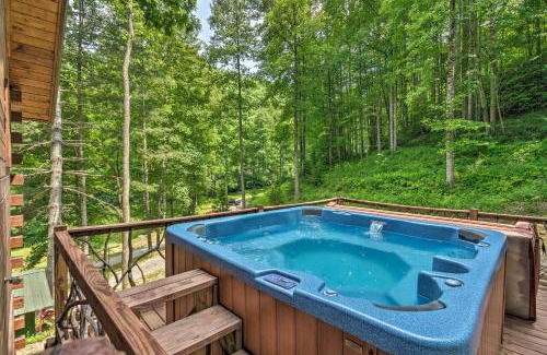 Bryson City Apartment | Bryson City Cabin with Wraparound Deck and Hot Tub