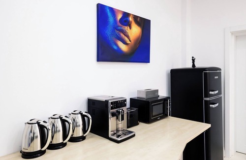 Bucharest City-Centre Apartment | Bucharest Studios Los Angeles Room