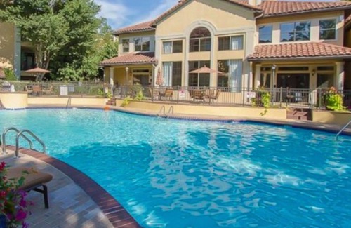 Buckhead Condo | Buckhead/phipps/Lenox furnished luxury 2/2 with office