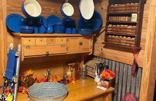 Webster Parish Cottage | "Bucking Bull Bunkhouse" on Bucking Bull Farmn