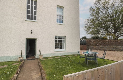 Taunton Cottage | BUCKLAND HOUSE ANNEX, pet friendly, with a garden in Taunton